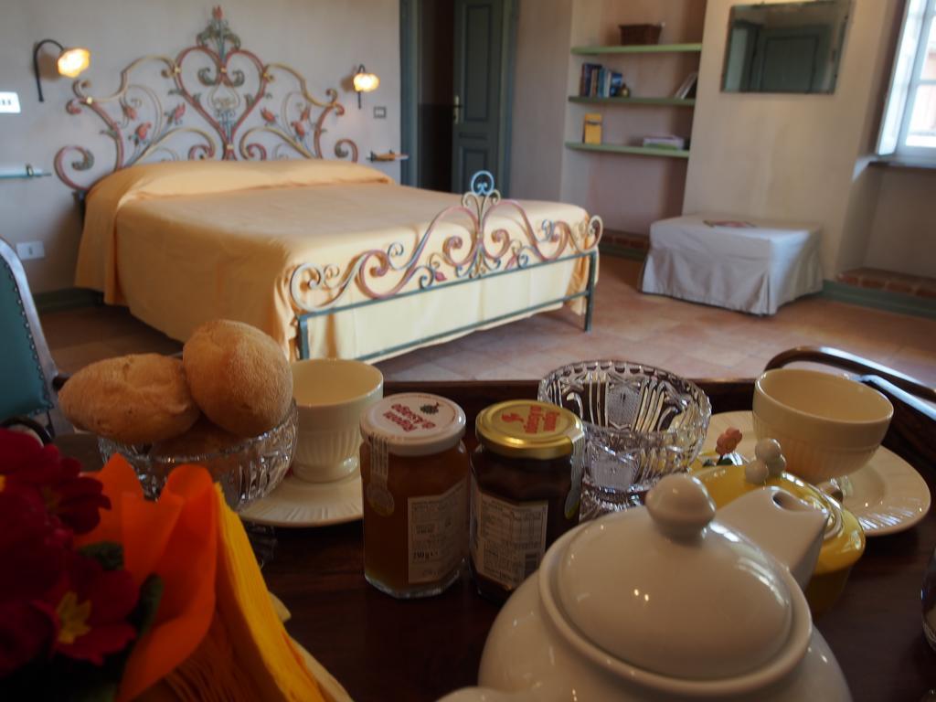 Tenuta Montanello B&B Кастильоне Фалето Екстериор снимка